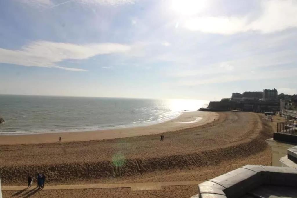 This Must Be The Place Broadstairs Buitenkant foto