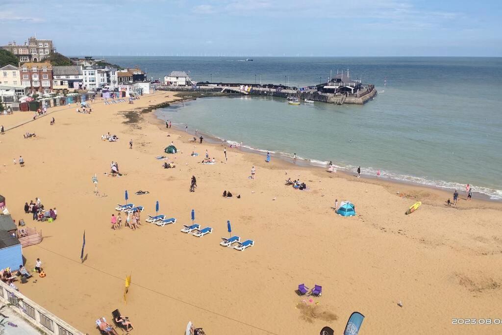 This Must Be The Place Broadstairs Buitenkant foto